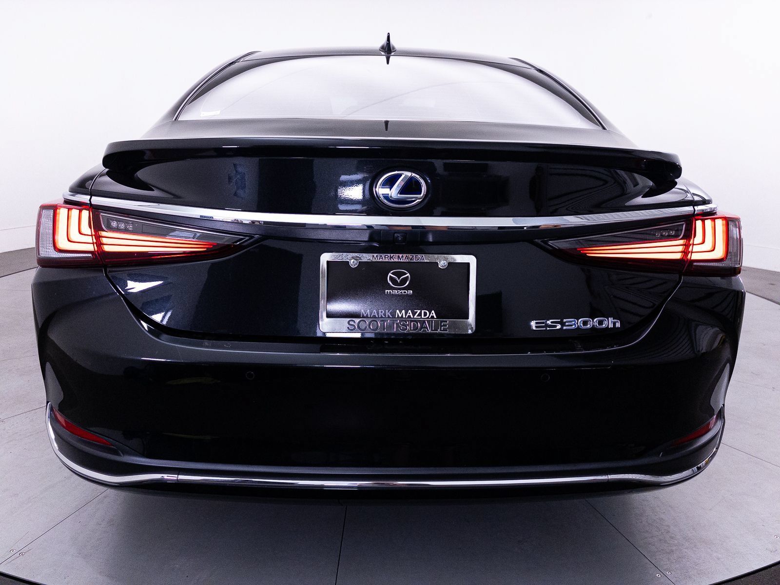 Used 2020 Lexus ES 300h w/ Premium Package FWD image 18