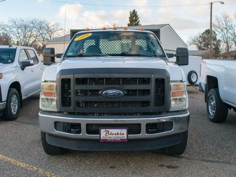 Used 2009 Ford F350 XL image 2