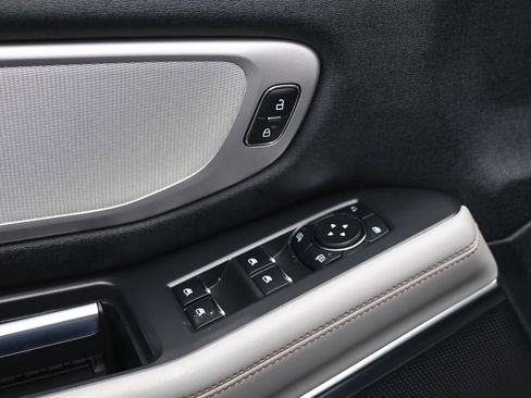 Used 2025 Ford Expedition Active image 11