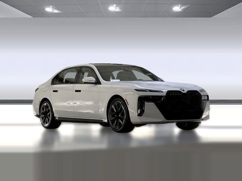 New 2026 BMW 740i image 7