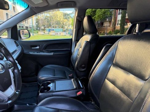 Used 2015 Toyota Sienna SE Premium FWD image 42