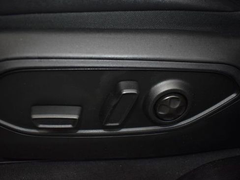 Used 2024 Jeep Grand Cherokee L Laredo image 14