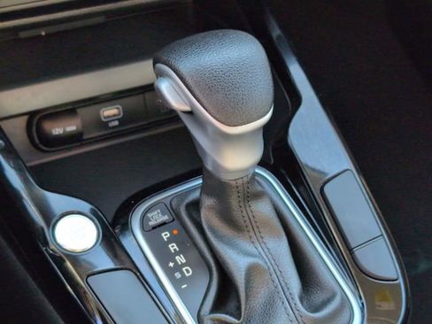 Certified 2025 Kia Soul S FWD image 24