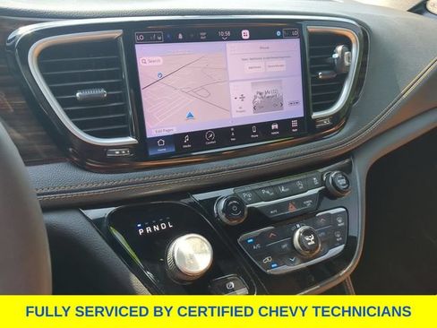 Used 2022 Chrysler Pacifica Pinnacle AWD/4WD image 30