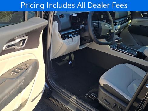 New 2026 Kia Sportage EX w/ EX Panorama Roof Package FWD image 9