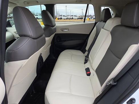 Used 2024 Toyota Corolla Cross XLE image 10