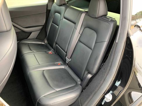 Used 2024 Tesla Model Y Long Range image 3