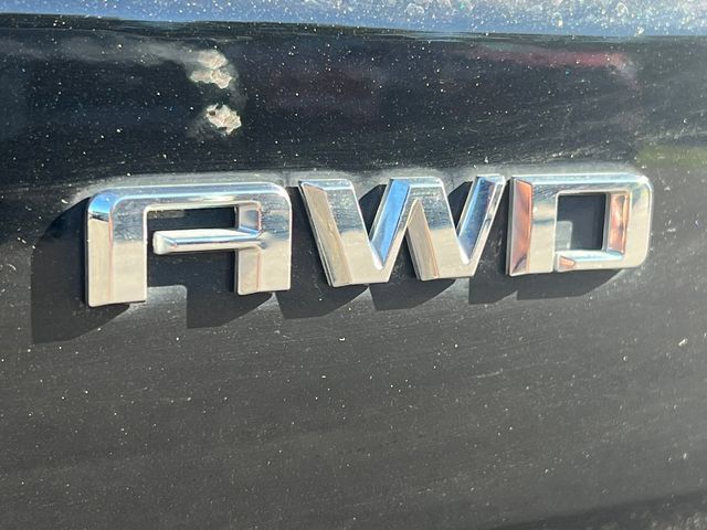 Used 2026 Chevrolet Traverse LT AWD/4WD image 2