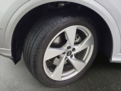 Certified 2025 Audi Q5 2.0T Premium Plus w/ Premium Plus image 35