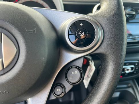 Used 2019 smart fortwo electric drive image 18