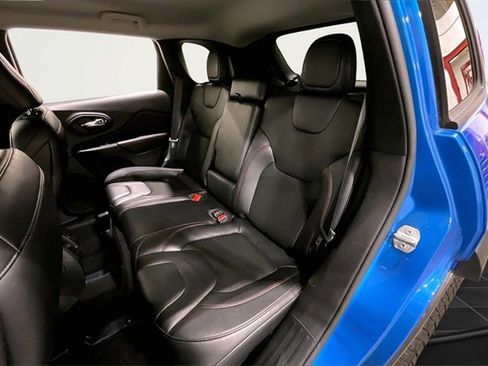 Used 2021 Jeep Cherokee Trailhawk w/ Comfort/Convenience Group image 26