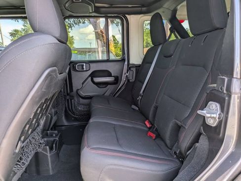 Used 2018 Jeep Wrangler Unlimited Rubicon AWD/4WD image 15