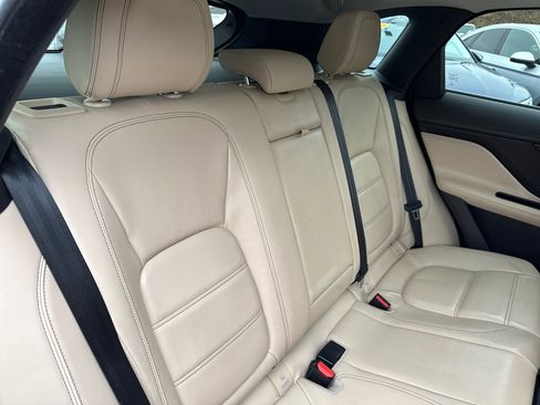 Used 2017 Jaguar F-PACE Prestige image 35