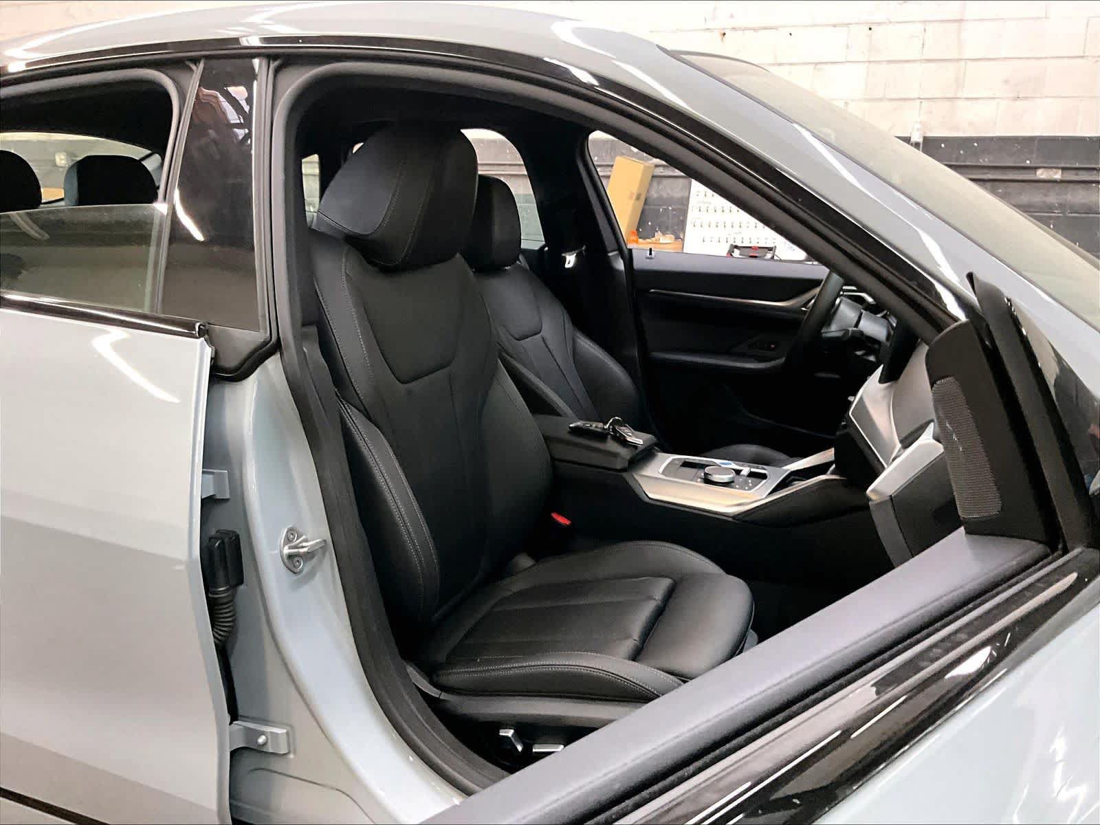 Used 2023 BMW i4 eDrive40 w/ M Sport Package RWD image 9
