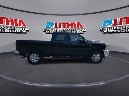 Used 2026 RAM 2500 Tradesman w/ Chrome Appearance Group AWD/4WD image 9