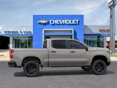 New 2026 Chevrolet Silverado 1500 Custom Trail Boss w/ LPO, Dark Essentials Package image 5