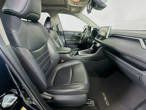 Used 2019 Toyota RAV4 XLE Premium w/ Advanced Technology Package FWD image 32