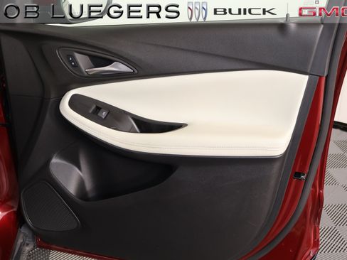 Used 2022 Buick Encore GX Essence FWD image 17