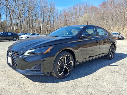 New 2026 Nissan Altima 2.5 SR AWD/4WD image 2