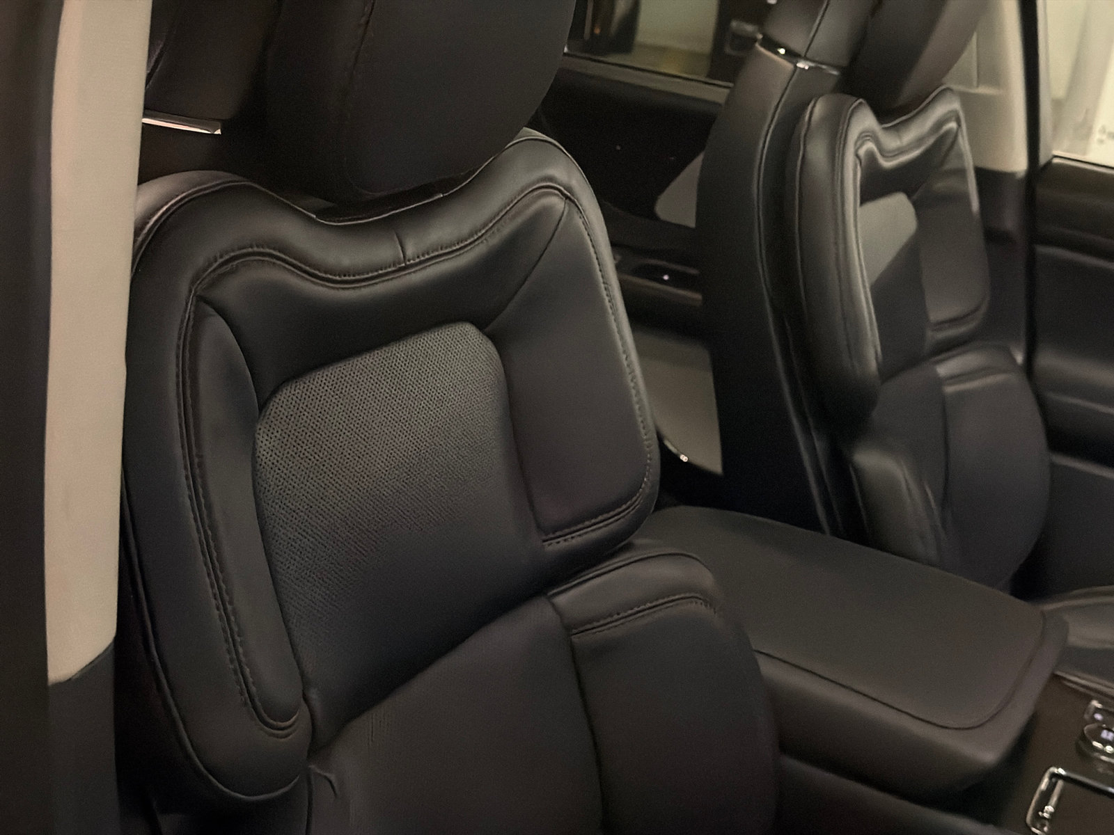 New 2027 Lincoln Aviator Reserve AWD/4WD image 11