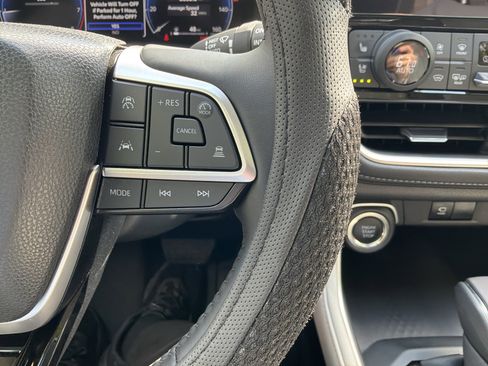 Used 2025 Toyota Grand Highlander FWD image 20