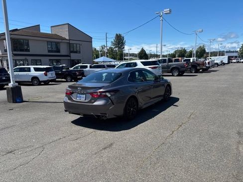 Used 2024 Toyota Camry SE FWD image 5