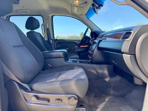 Used 2012 Chevrolet Suburban LS w/ Convenience Package 1 RWD image 12