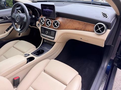 Used 2019 Mercedes-Benz GLA 250 4MATIC w/ Premium Package image 28