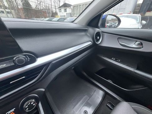 Used 2024 Kia Forte LXS w/ LXS Technology Package image 20