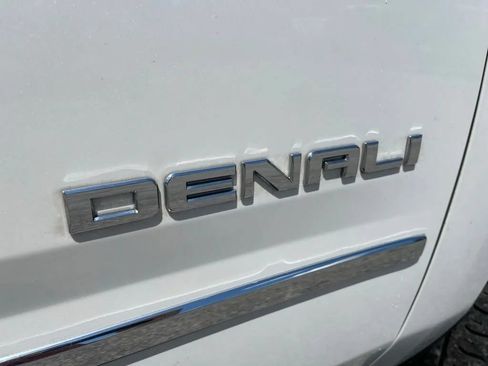 Used 2020 GMC Yukon Denali w/ Denali Ultimate Package AWD/4WD image 13