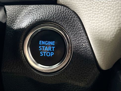 Used 2021 Toyota RAV4 Limited image 24