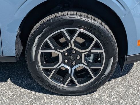 New 2025 Ford Maverick Lariat w/ 4K Tow Package image 22