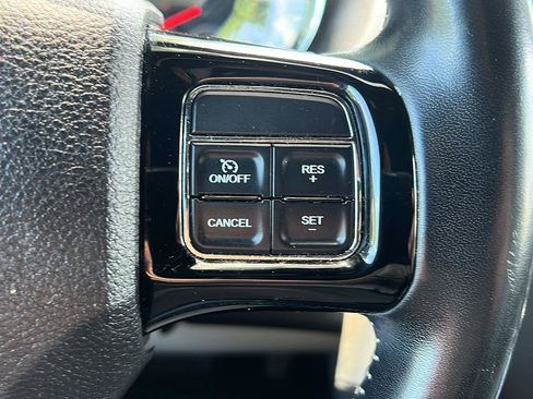 Used 2019 Dodge Grand Caravan SXT FWD image 32