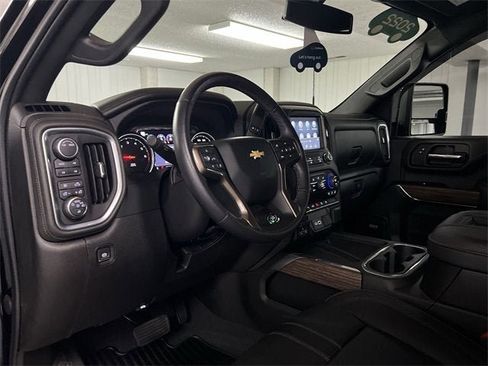 Used 2022 Chevrolet Silverado 2500 High Country image 10
