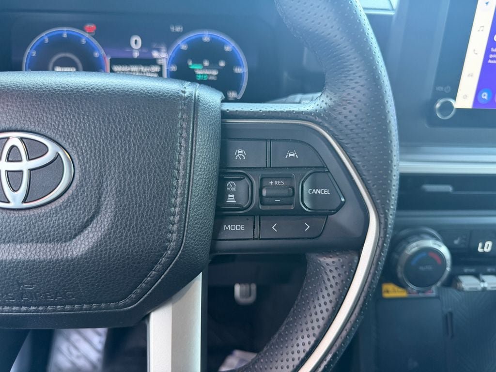 Used 2025 Toyota 4Runner TRD Sport AWD/4WD image 15