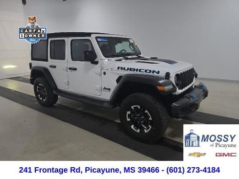Used 2024 Jeep Wrangler Unlimited Rubicon 4xe image 3