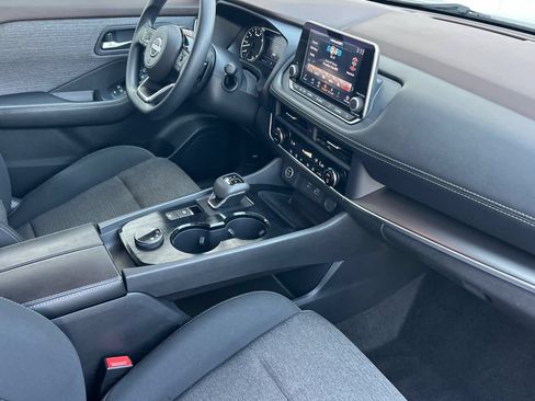 Used 2023 Nissan Rogue SV AWD/4WD image 16