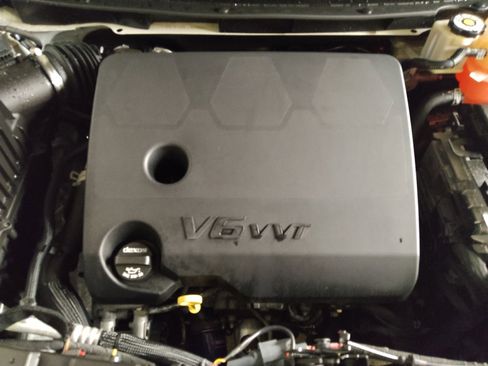 Used 2020 Chevrolet Traverse LS image 30