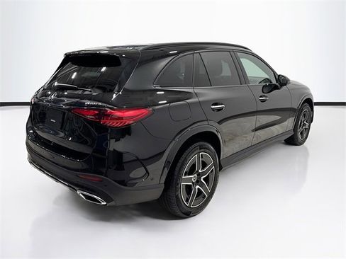 Used 2025 Mercedes-Benz GLC 300 4MATIC image 5