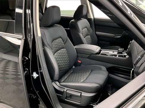 New 2025 Nissan Pathfinder SV w/ Cargo Package image 34