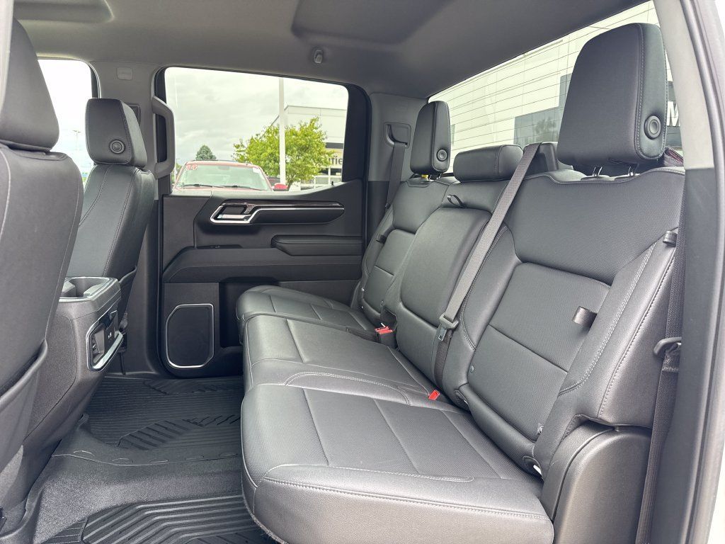 Certified 2023 Chevrolet Silverado 1500 LTZ AWD/4WD image 32