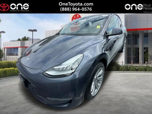 Used 2023 Tesla Model Y AWD image 1