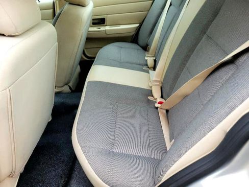 Used 2011 Ford Crown Victoria Police Interceptor w/ Comfort & Convenience Group image 32