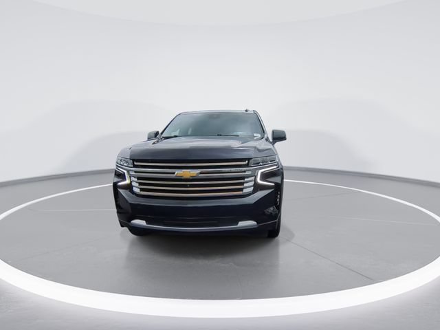 Used 2024 Chevrolet Suburban High Country w/ Advanced Technology Package AWD/4WD image 3