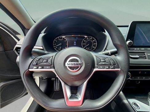 Used 2020 Nissan Altima 2.5 S FWD image 19