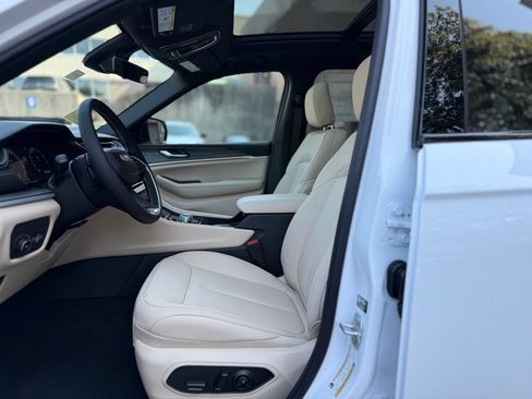 New 2026 Jeep Grand Cherokee Limited AWD/4WD image 15