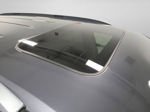 Used 2022 Honda Pilot Touring image 11