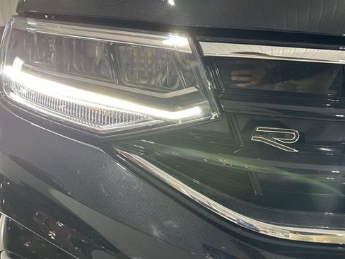 Certified 2024 Volkswagen Tiguan SE R-Line image 12