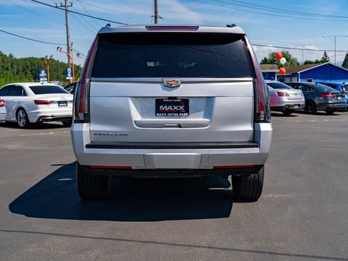 Used 2020 Cadillac Escalade ESV Luxury AWD/4WD image 23