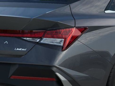 New 2026 Hyundai Elantra Limited FWD image 10